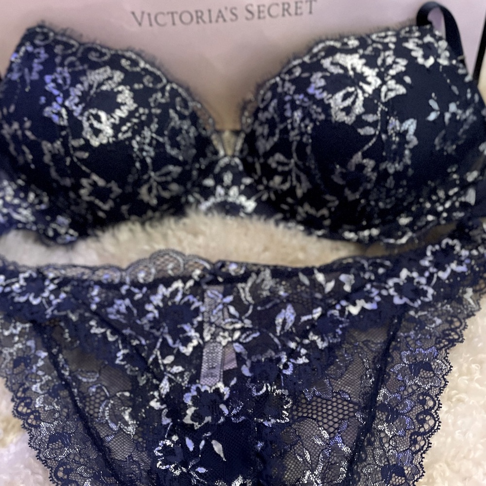 Victoria’s Secret bra and panties set wireless